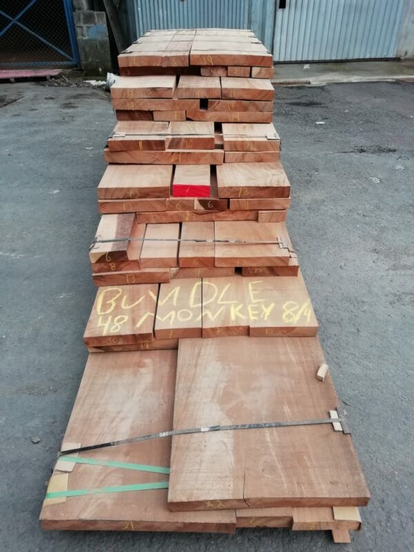 Monkey Pod (Suar) boards for furniture production